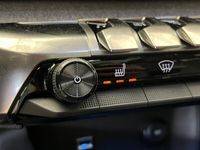 tweedehands Peugeot 3008 1.2 130PK GT Line | Panoramisch Kanteldak | Trekhaak | Camera | Dode Hoek | Navigatie | LED | 18'' Lichtmetaal | Leder\Stof | Stoelverwarming | Carplay | LED | Bluetooth | Cruise | Clima | Getint glas | Chroom | Touchscreen |