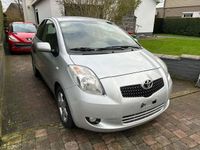 Occasion Toyota Yaris Sol 90 PK (66 kW) 2006 Grijs Sedan