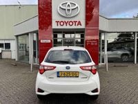 Occasion Toyota Yaris Hybrid Design 101 PK (74 kW) 2018 Wit Hatchback
