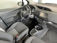 tweedehands Toyota Yaris 1.5 Hybrid Design Red|FACELIFT|Cruise|Automaat|Camera
