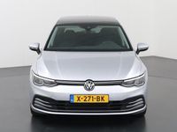 tweedehands VW Golf VIII 1.0 eTSI Life | Panoramadak | Adaptieve Cruise Control | Digitaal dashboard | Stoelverwarming | Sfeerverlichting | Apple Carplay