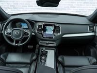 tweedehands Volvo XC90 T8 Recharge AWD R-Design | Luchtvering | Head-Up Display | Navi | 360 Camera | Schuif-/Kanteldak | Stoel-/Stuurverwarming | Getint Glas | Keyless | BLIS | DAB | Park Assist | LED