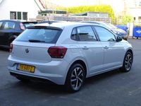 tweedehands VW Polo 1.0 TSI Beats Airco, navigatie, licht metalen velgen, sport interieur, cruise controle.