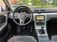 tweedehands VW Passat 1.4 TSI 122 pk 6 bak Highline BlueMotion vele opties sedan alcantara groot navigatie
