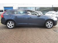 tweedehands Volvo V60 1.6 T4 Momentum l Automaat l Navi