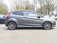 Occasion Ford Fiesta ST-Line 125 PK (91 kW) 2017 Grijs Hatchback
