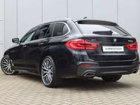 tweedehands BMW 540 5-SERIE TouringxDrive High Executive M Sport Automaat / Panoramadak / Trekhaak / Adaptieve LED / Parking Assistant Plus / Gesture Control / Harman Kardon / Comfortstoelen