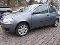 Occasion Fiat Punto Young 95 PK (69 kW) 2004 Grijs (metallic) Hatchback