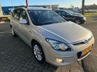 tweedehands Hyundai i30 CW 1.6i Dynamic Busines ECC/PDC/AUX//LMV