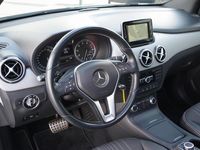 tweedehands Mercedes B180 Automaat Ambition Comfort, LED, Panoramadak, Navig