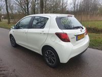 tweedehands Toyota Yaris 1.5 Hybrid / CAMERA / AUTOMAAT / PARELMOER METALLIC