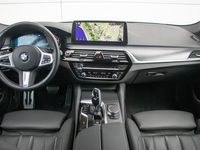 tweedehands BMW 520 5-SERIE Touring i High Executive | Achteruitrijcamera | Trekhaak