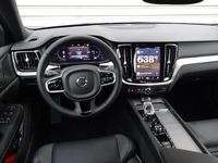 tweedehands Volvo S60 2.0 B4 | Plus | Dark | Harman Kardon | 19Inch Velgen | Google | Apple CarPlay | Beschikbaar per Juni 2023 |