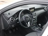 tweedehands Mercedes A180 CDI Ambition - NAVIGATIE - LED XENON - PDC - LEDER - 6 BAK