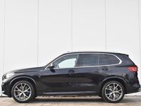 tweedehands BMW X5 xDrive40i High Executive M-Sport M-Sport Glazen Schuifdak / 21 Inch / Electrische Zwenkhaak / Stoelverwarming / Personal Co Pilot / Clarity Glass