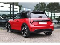 Occasion Mini Cooper Classic 156 PK (114 kW) 2024 Rood Hatchback