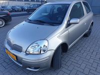 Occasion Toyota Yaris 87 PK (63 kW) 2005 Grijs Hatchback