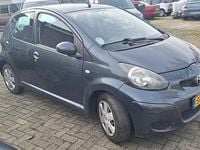 Occasion Toyota Aygo 68 PK (50 kW) 2010 Grijs (metallic) Hatchback