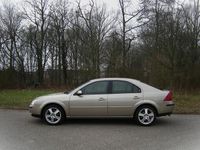 Occasion Ford Mondeo Ghia 146 PK (107 kW) 2001 Geel (metallic) Hatchback