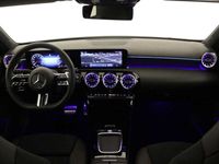 tweedehands Mercedes A180 AMG Line | Draadloos oplaadsysteem voor Smartphone | Sfeerverlichting | Cruise Control |