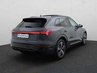 tweedehands Audi Q8 e-tron 55 quattro S Edition Competition 115 kWh/408PK · Panoramadak · Velgen 20" · Leder/Stof bekleding *NIEUW* (299614)