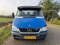 tweedehands Mercedes Sprinter 208 CDI 2.2 300 / openlaadbak met kraan / nap