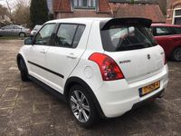 tweedehands Suzuki Swift 1.3 Shogun 5 Deurs HB | Airco | All-Season banden | Bluetooth | Centrale vergrendeling | Elektrisch bediende ramen | Lichtmetalen velgen | Nederlandse auto | NAP |