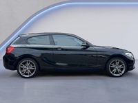 tweedehands BMW 120 1-SERIE i 184PK Airconditioning, 18'' Lichtmetalen velgen, Stoelverwarming, Navigatiesysteem, Multifunctioneelstuurwiel, Cruise Control, Parkeersensoren V+A (MET GARANTIE*)