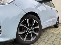 tweedehands Hyundai i10 1.0i Comfort / Airco / Cruise Control / Diamond 15"lm velgen / Hoogglans zwart Dak /