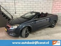 tweedehands Opel Astra Cabriolet TwinTop 1.8 Cosmo VELE OPTIES LM VELGEN 17 INCH ELECT RAMEN AIRCO NW APK RADIO MET STUURBEDIENING CV OP SLEUTEL BOEKJES