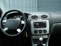 tweedehands Ford Focus 1.4 Trend AIRCO - TREKHAAK - 5-DEURS