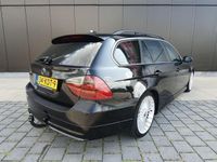 tweedehands BMW 325 3-SERIE Touring i High Executive / PANO / NAVI / LEER / 18 INCH ALPINA / TREKHAAK