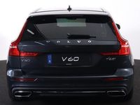 tweedehands Volvo V60 T6 Recharge AWD Inscription - IntelliSafe Assist - Verwarmde voorstoelen, stuur & achterbank - Parkeersensoren voor & achter - Elektr. bedienb. bestuurdersstoel met geheugen - Elektr. inklapbare trekhaak - 18' LMV