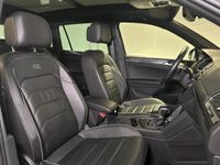 tweedehands VW Tiguan 1.5 TSI R-Line Business+ Lederen Bekleding - Elektrisch verstelbare stoelen met geheugenfunctie - Afneembare trekhaak