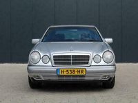 tweedehands Mercedes E240 Avantgarde | Youngtimer | Automaat | Onderhoud 100% |