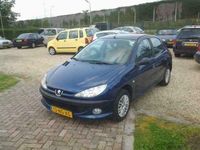 tweedehands Peugeot 206 1.4 XR auto ziet er mooi uit. elektr pakket cv en goed onderhoud.