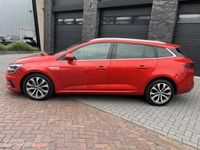 Occasion Renault Mégane GrandTour Techno 140 PK (102 kW) 2023 Rood Stationwagen