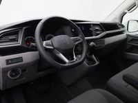 tweedehands VW Transporter Bedrijfswagens2.0 TDI 150PK DSG L2H1 Bulli | Trekhaak | 3-zits | Stoelverwarming | ACC | Navi via Apple Carplay / Android Auto