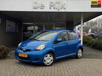 Occasion Toyota Aygo Comfort 68 PK (50 kW) 2011 Blauw (metallic) Hatchback
