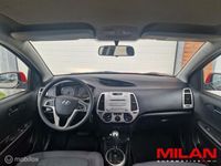 tweedehands Hyundai i20 1.4i DynamicVersion NAP AUTOMAAT 5DRS AIRCO LAGE KMSTAND NAP