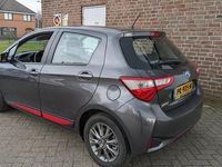 tweedehands Toyota Yaris 1.5 Hybrid Design Red - 1e eign.- Navi