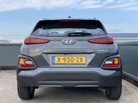 tweedehands Hyundai Kona 1.0 T-GDI Comfort || Stoel & stuurverwarming | Camera + pdc | Apple & Android Multimedia | Lage km-stand | Hoge instap ||