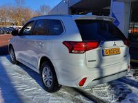 tweedehands Mitsubishi Outlander 2.4 PHEV Pure | Origineel NL + BTW-Auto | Apple Carplay + Android Auto | Clima | Cruise | Leder+Alcantara | Keyless Entry | Regen+Lichtsensor | Privacy Glass | 16''lm