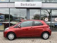 Occasion Toyota Yaris 69 PK (50 kW) 2014 Rood Hatchback