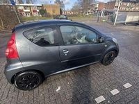 Occasion Peugeot 107 68 PK (50 kW) 2009 Grijs Hatchback