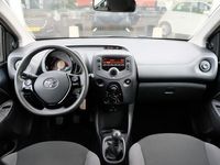 tweedehands Toyota Aygo 1.0 VVT-i 69pk x-fun | Airco | Bluetooth | Trekhaak