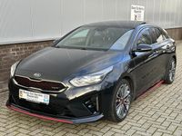 tweedehands Kia ProCeed 1.6 T-GDI GT | Automaat | Panorama | 18"| JBL | Fabrieksgarantie | Dodehoek-assistent - Noodremsyst assist - Snelh-/afstandsreg- Camera