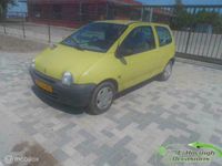 Occasion Renault Twingo 58 PK (42 kW) 1998 Geel Hatchback