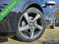 tweedehands Volvo V40 1.6 T2 R-Design | Navigatie | Alcantara / Leder