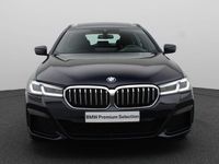 tweedehands BMW 520 5-SERIE Touring i High Executive M Sportpakket / Panoramadak / Parking Pack / Trekhaak / Head-Up / 18''